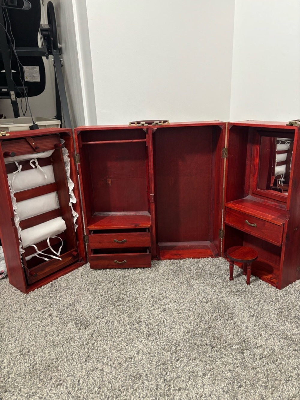 VINTAGE American Girl Carry Armoire Case!!! COLLECTORS PIECE! - Picture 1 of 4